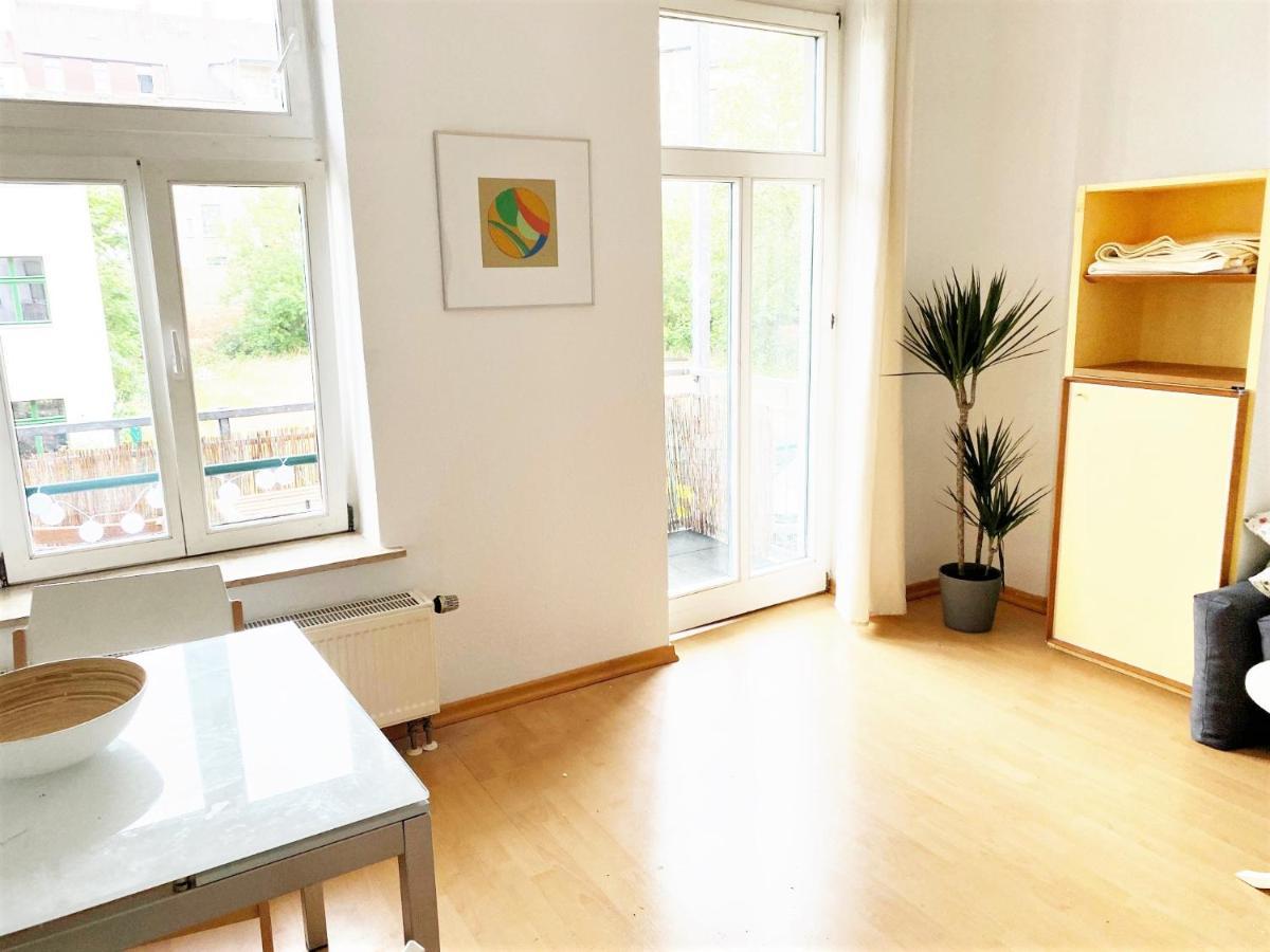 Schöne, ruhige Zweiraumwohnung im angesagten Altlindenau Leipzig Exterior foto